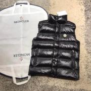 Moncler Down vest for Men #9131078