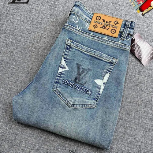 Louis Vuitton Jeans for MEN #B52417