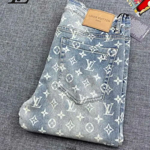Louis Vuitton Jeans for MEN #B52418