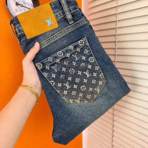 Louis Vuitton Jeans for MEN #B57342