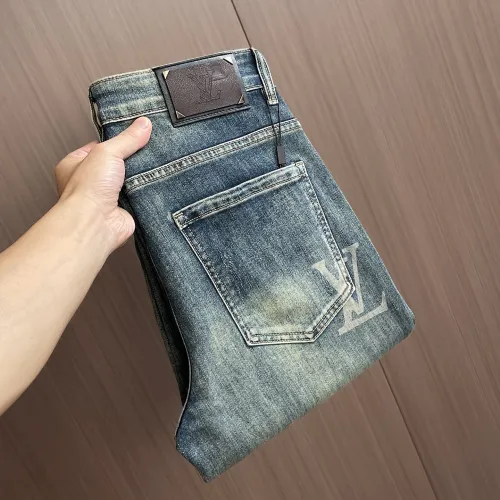 Louis Vuitton Jeans for MEN #B57690