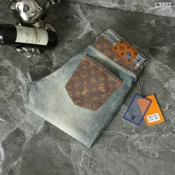 Louis Vuitton Jeans for MEN #B62096