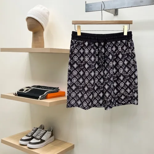 Louis Vuitton Pants for Louis Vuitton Short Pants for men #B64553