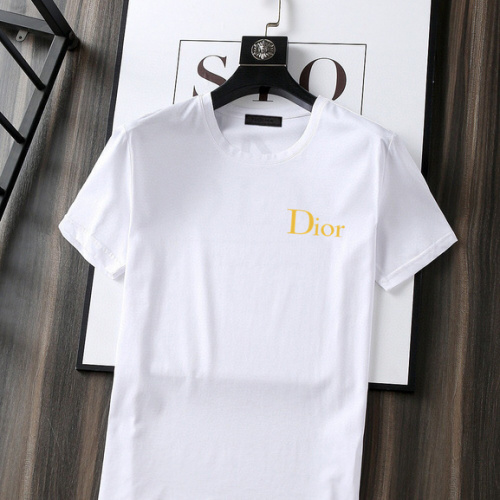 Dior T-shirts for men #99906845