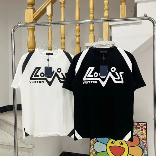 Louis Vuitton T-Shirts for AAAA Louis Vuitton T-Shirts #B33489