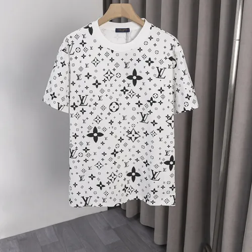 Louis Vuitton T-Shirts for AAAA Louis Vuitton T-Shirts #B52646