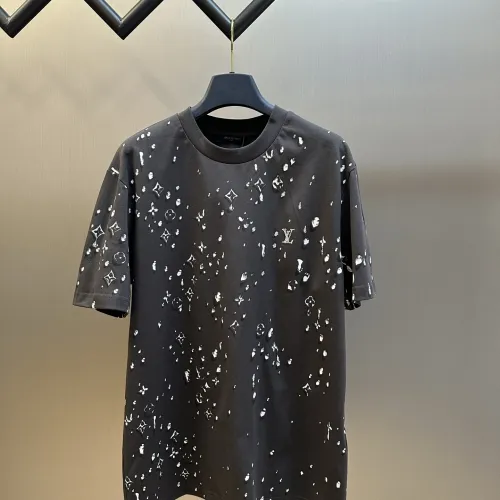 Louis Vuitton T-Shirts for AAAA Louis Vuitton T-Shirts #B58401