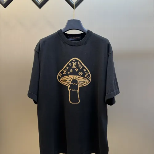 Louis Vuitton T-Shirts for AAAA Louis Vuitton T-Shirts #B58408