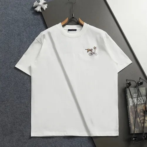 Louis Vuitton T-Shirts for AAAA Louis Vuitton T-Shirts #B60372