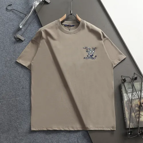 Louis Vuitton T-Shirts for AAAA Louis Vuitton T-Shirts #B60379