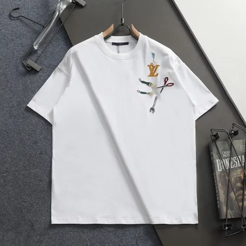Louis Vuitton T-Shirts for AAAA Louis Vuitton T-Shirts #B60381