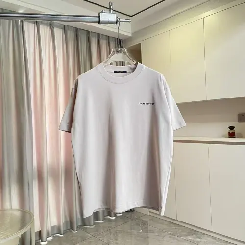 Louis Vuitton T-Shirts for AAAA Louis Vuitton T-Shirts #B64406