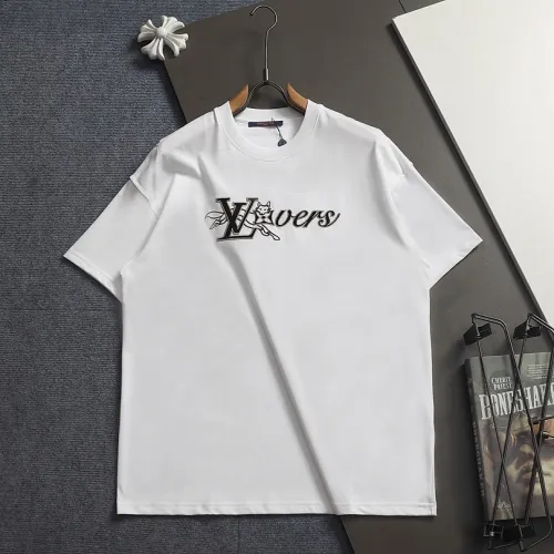 Louis Vuitton T-Shirts for AAAA Louis Vuitton T-Shirts #B64643