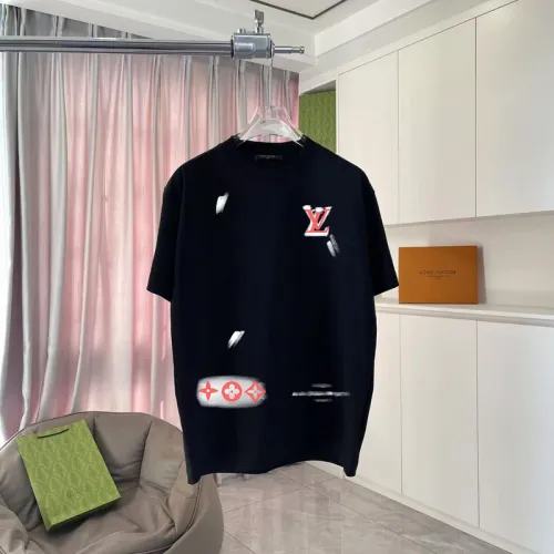 Louis Vuitton T-Shirts for AAAA Louis Vuitton T-Shirts  Black/Purple/Grey/Green #B54122