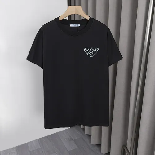 Prada T-Shirts for Men Black/White #B52566