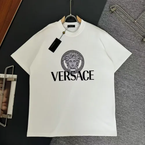 Versace T-Shirts for AAAA Versace T-Shirts Black/White #B50200