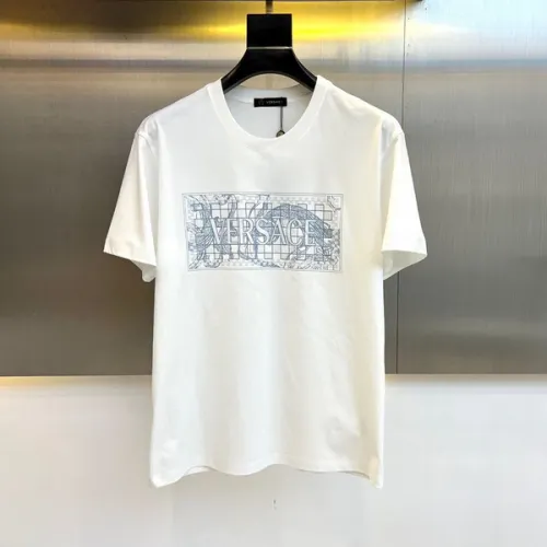 Versace White Tee Grid Patterned Logo Print Epitomizing Luxury Streetwear Black/White #B54160