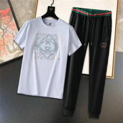 Gucci Tracksuits for Gucci short tracksuits for men #99919996