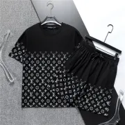 Louis Vuitton tracksuits for Louis Vuitton short tracksuits for men #B36376