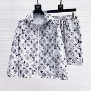 Louis Vuitton tracksuits for Louis Vuitton short tracksuits for men #B36886