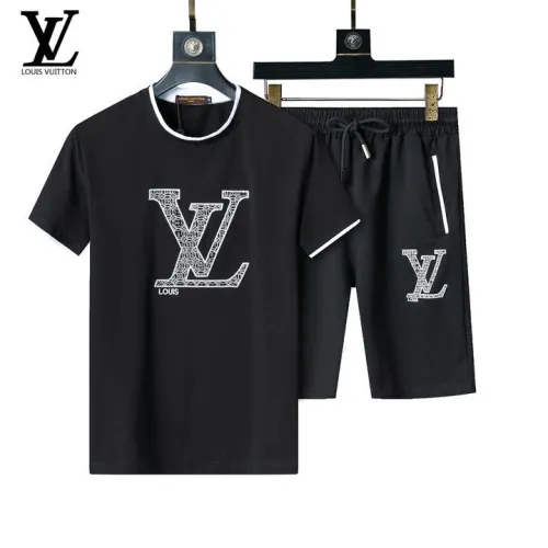 Louis Vuitton tracksuits for Louis Vuitton short tracksuits for men #B51884
