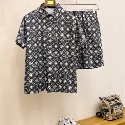 Louis Vuitton tracksuits for Louis Vuitton short tracksuits for men #B52138