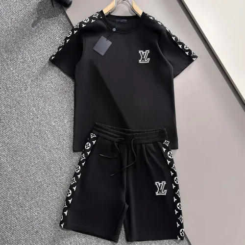 Louis Vuitton tracksuits for Louis Vuitton short tracksuits for men #B53334