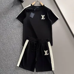 Louis Vuitton tracksuits for Louis Vuitton short tracksuits for men #B53339