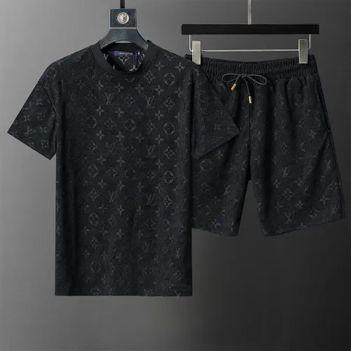 Louis Vuitton tracksuits for Louis Vuitton short tracksuits for men #B61392