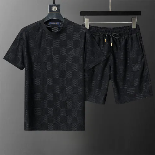 Louis Vuitton tracksuits for Louis Vuitton short tracksuits for men #B61398