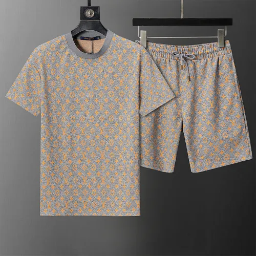 Louis Vuitton tracksuits for Louis Vuitton short tracksuits for men #B61417