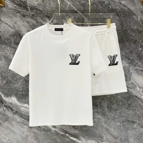 Louis Vuitton tracksuits for Louis Vuitton short tracksuits for men #B64381