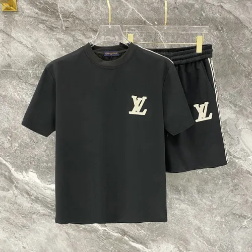Louis Vuitton tracksuits for Louis Vuitton short tracksuits for men #B64391