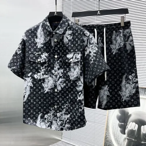 Louis Vuitton tracksuits for Louis Vuitton short tracksuits for men #B64404