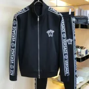 versace Tracksuits for Men's long tracksuits #99925347