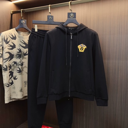 versace Tracksuits for Men's long tracksuits #9999927786