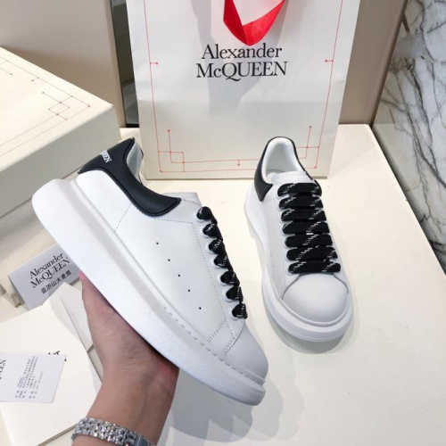 Alexander McQueen Shoes for Unisex McQueen Sneakers #99899825