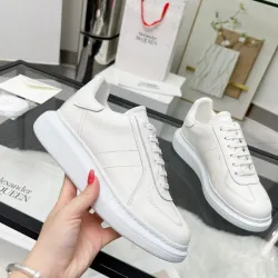 Alexander McQueen Shoes for Unisex McQueen Sneakers #B42548