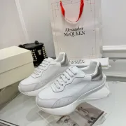 Alexander McQueen Shoes for Unisex McQueen Sneakers #B55809