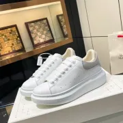 Alexander McQueen Shoes for Unisex McQueen Sneakers #B55813