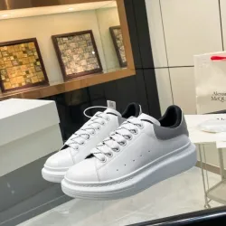 Alexander McQueen Shoes for Unisex McQueen Sneakers #B55815