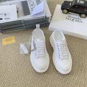 Alexander McQueen Shoes for Women's McQueen Sneakers #9999927615