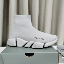 Balenciaga shoes for Balenciaga Unisex Shoes #99910133
