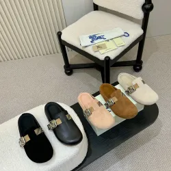 Unisex Burberry Slippers: Checked Luxury & Comfort for Both Men and Women #B54146
