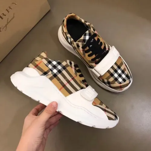 Burberry Shoes for Men's Sneakers #99910387