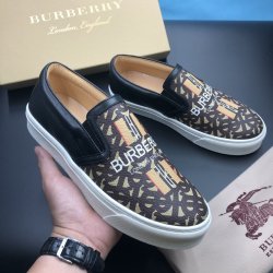 Burberry Shoes for Men's Sneakers #99913381