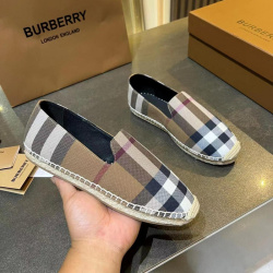 Burberry Shoes for Women's Sneakers #999936136