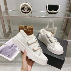 Chanel shoes for Women's Chanel Sneakers #999929602