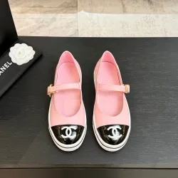Chanel shoes for Women's Chanel Sneakers #B61185