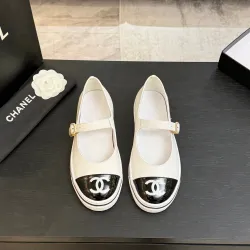 Chanel shoes for Women's Chanel Sneakers #B61186